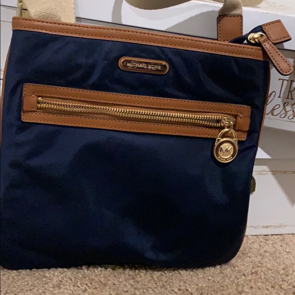 Michael kors crossbody bag